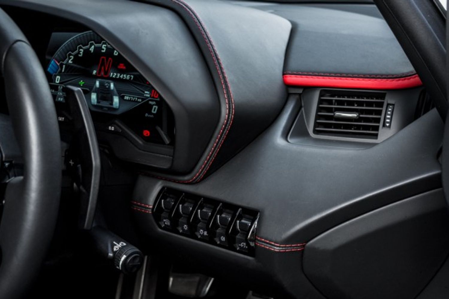 LAMBORGHINI AVENTADOR COUPE 6.5 LP 740-4 S 2DR SEMI AUTOMATIC