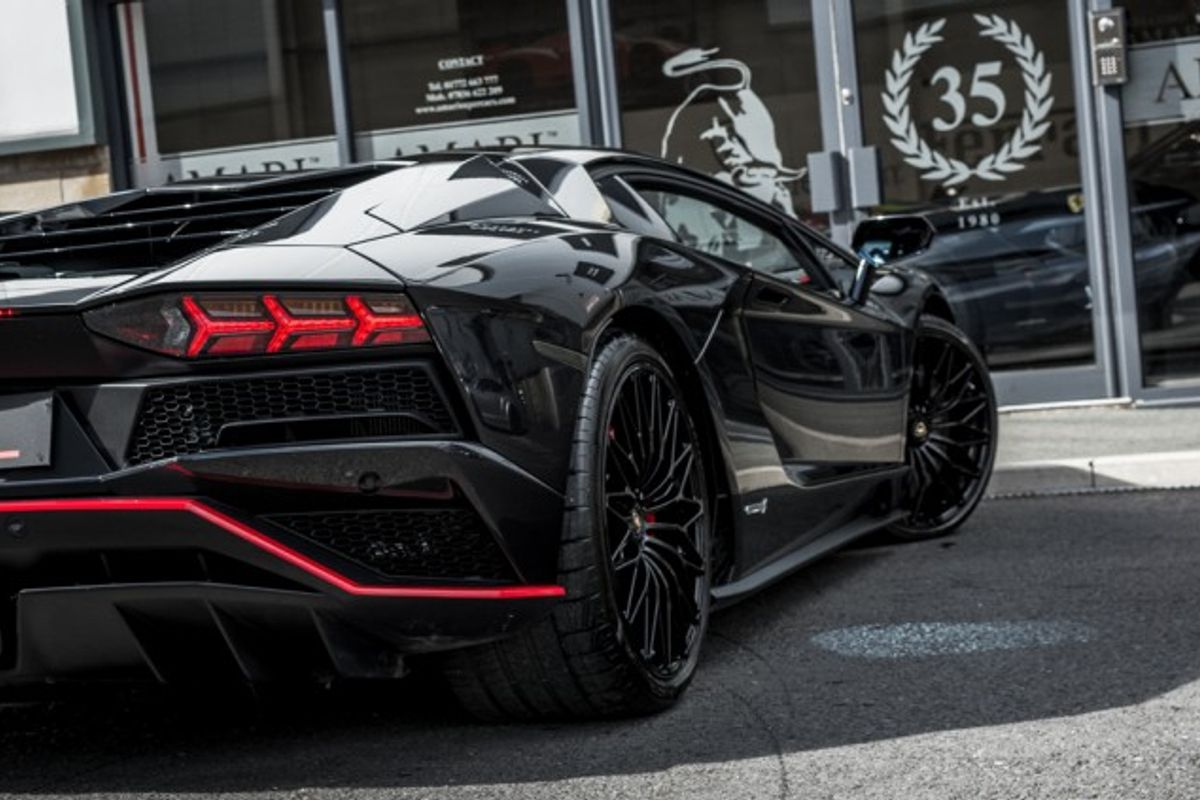 LAMBORGHINI AVENTADOR COUPE 6.5 LP 740-4 S 2DR SEMI AUTOMATIC