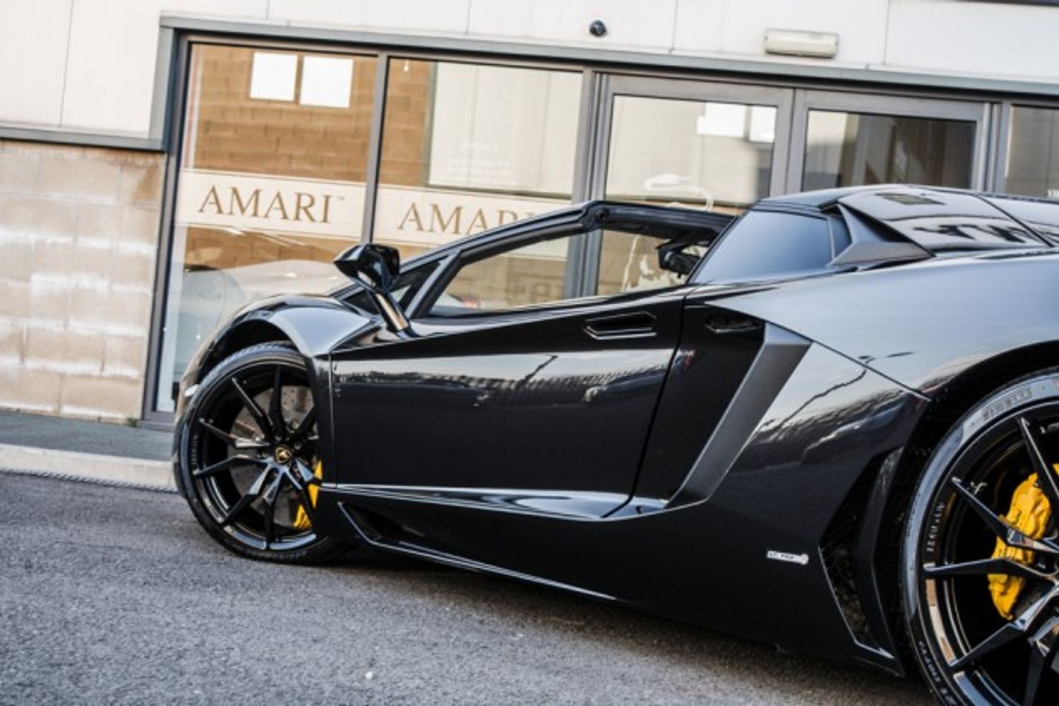 LAMBORGHINI AVENTADOR CONVERTIBLE 6.5 LP 700-4 ROADSTER 2DR SEMI AUTOMATIC