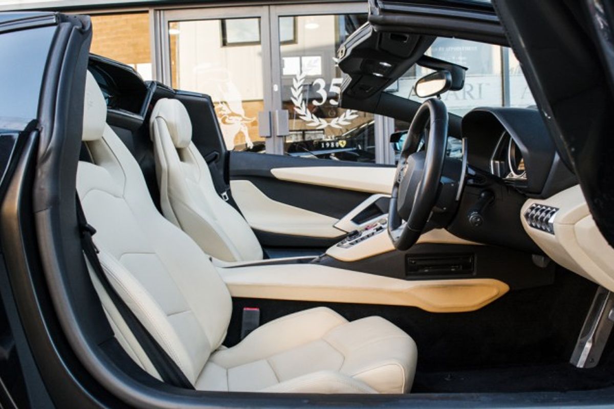 LAMBORGHINI AVENTADOR CONVERTIBLE 6.5 LP 700-4 ROADSTER 2DR SEMI AUTOMATIC