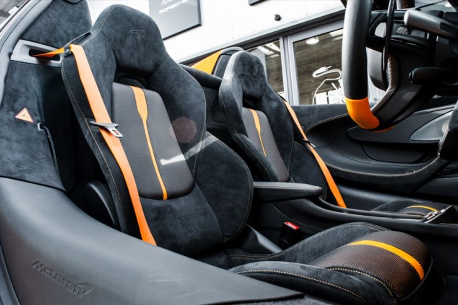MCLAREN 570S CONVERTIBLE 3.8 V8 SSG 2DR SEMI AUTOMATIC