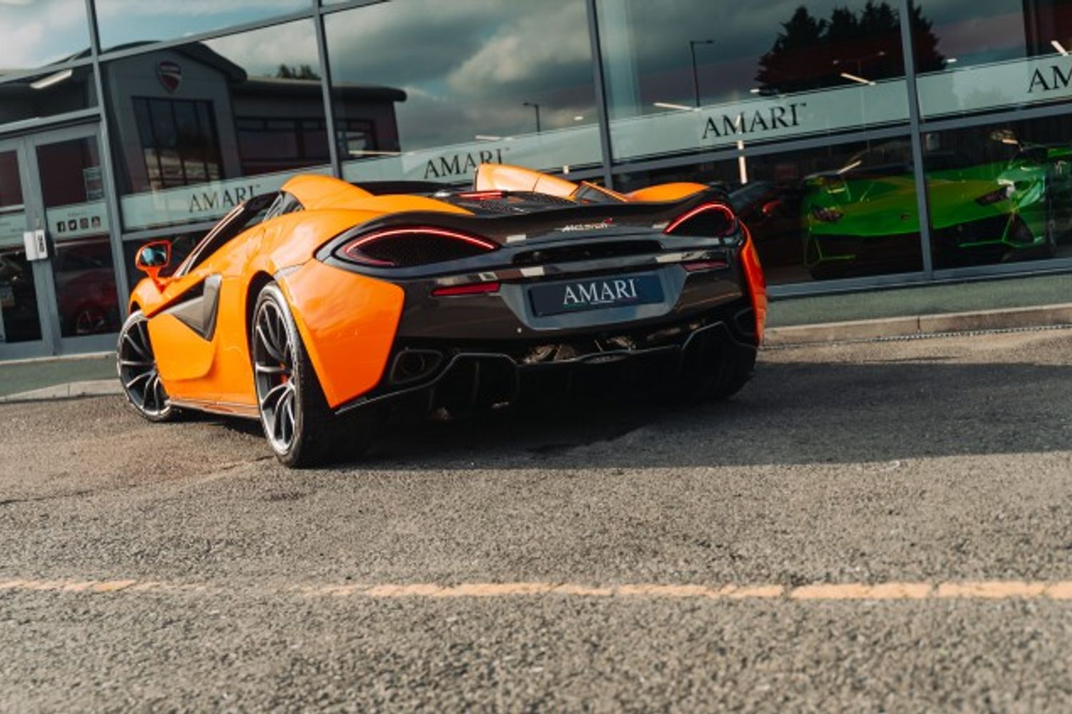 MCLAREN 570S CONVERTIBLE 3.8 V8 SSG 2DR SEMI AUTOMATIC