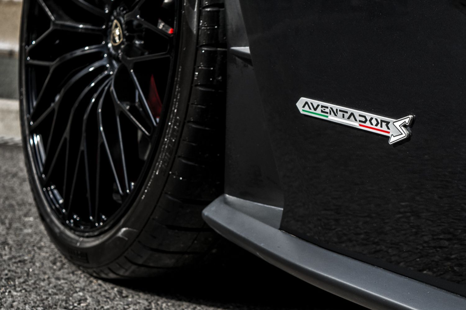 LAMBORGHINI AVENTADOR COUPE 6.5 LP 740-4 S 2DR SEMI AUTOMATIC