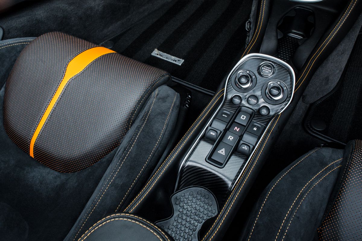 MCLAREN 570S CONVERTIBLE 3.8 V8 SSG 2DR SEMI AUTOMATIC