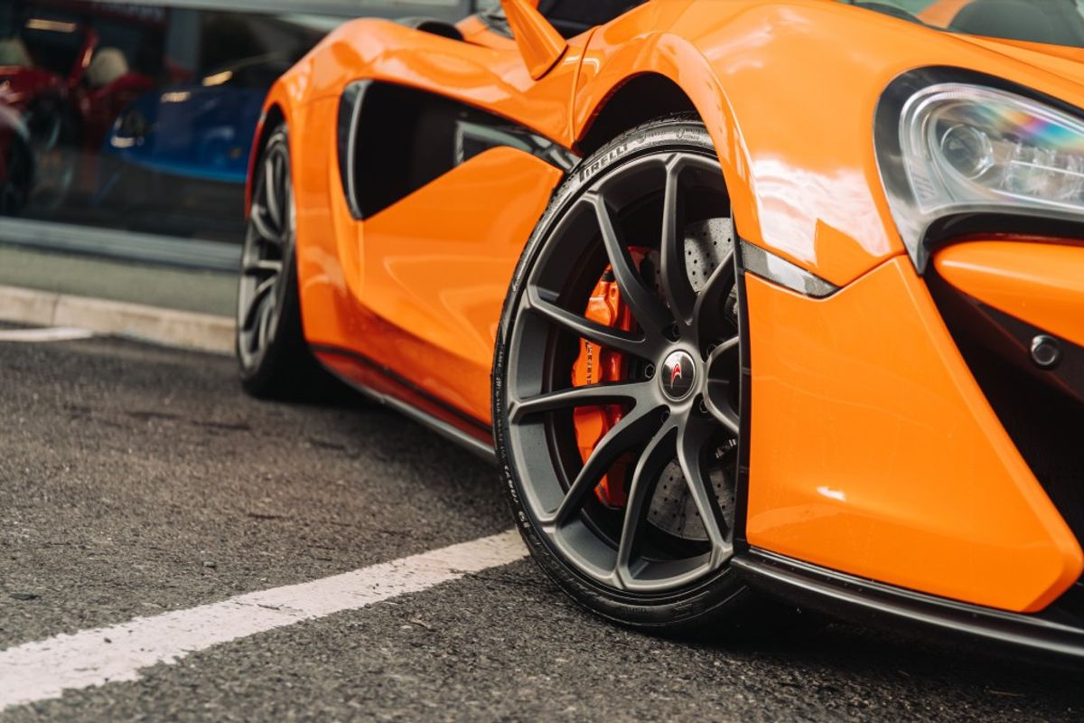 MCLAREN 570S CONVERTIBLE 3.8 V8 SSG 2DR SEMI AUTOMATIC