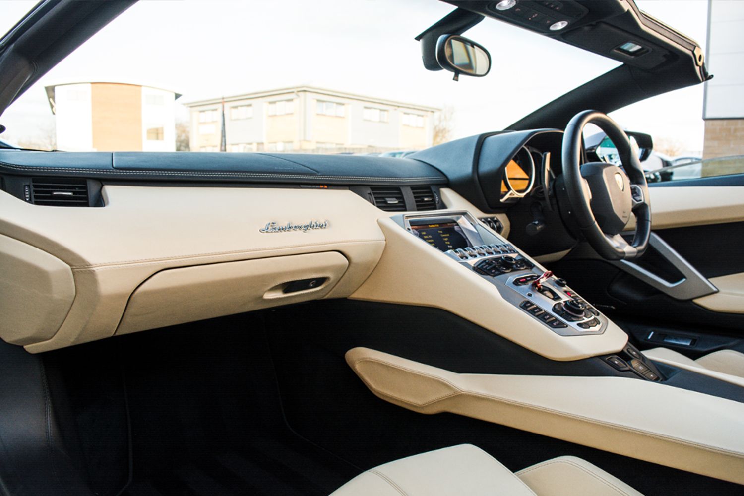 LAMBORGHINI AVENTADOR CONVERTIBLE 6.5 LP 700-4 ROADSTER 2DR SEMI AUTOMATIC