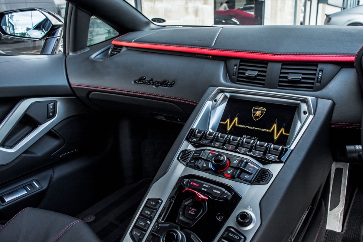 LAMBORGHINI AVENTADOR COUPE 6.5 LP 740-4 S 2DR SEMI AUTOMATIC