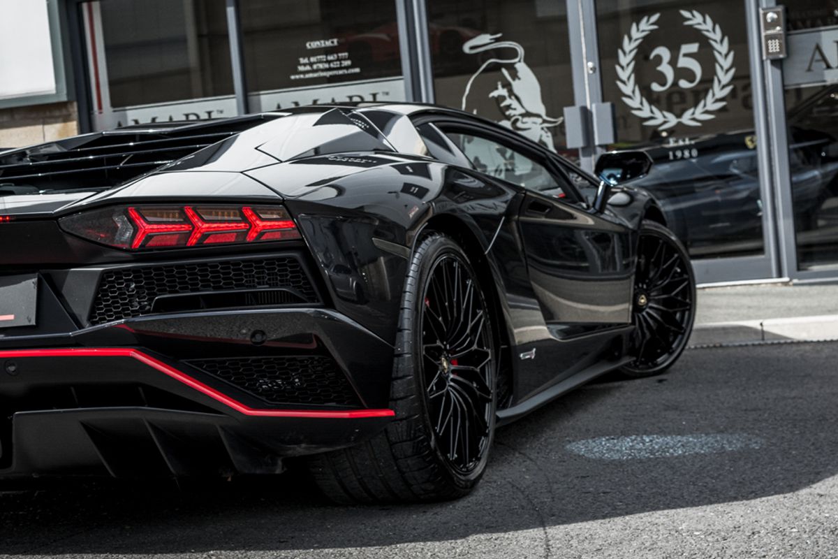 LAMBORGHINI AVENTADOR COUPE 6.5 LP 740-4 S 2DR SEMI AUTOMATIC