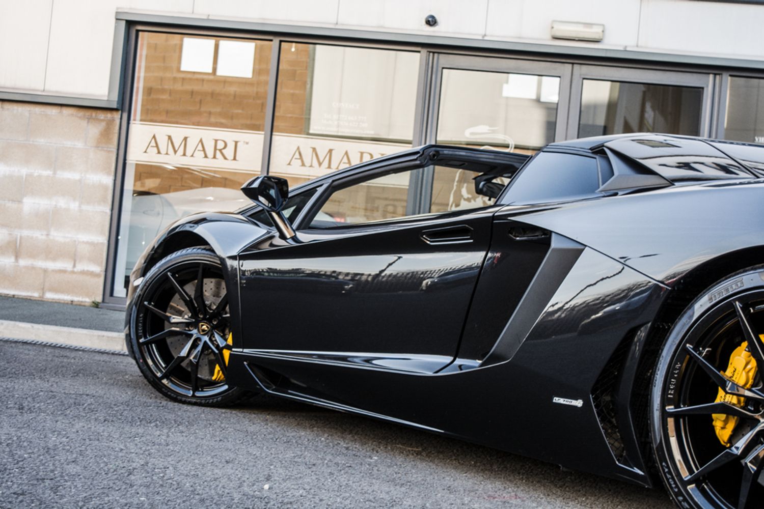 LAMBORGHINI AVENTADOR CONVERTIBLE 6.5 LP 700-4 ROADSTER 2DR SEMI AUTOMATIC
