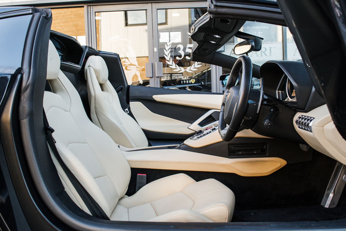 LAMBORGHINI AVENTADOR CONVERTIBLE 6.5 LP 700-4 ROADSTER 2DR SEMI AUTOMATIC