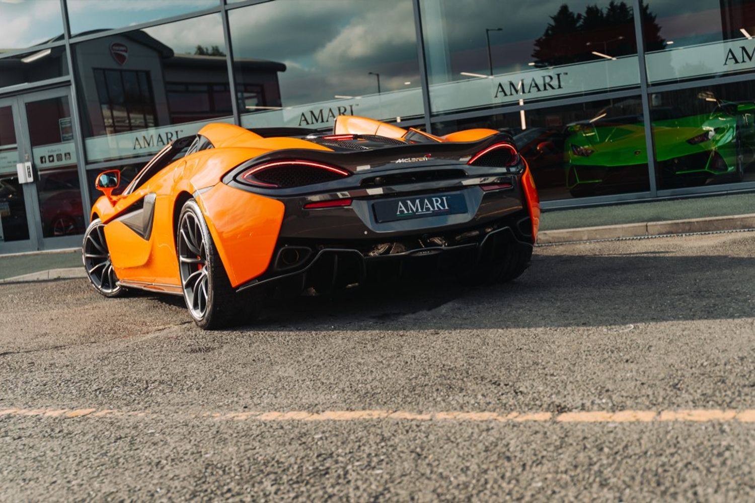 MCLAREN 570S CONVERTIBLE 3.8 V8 SSG 2DR SEMI AUTOMATIC