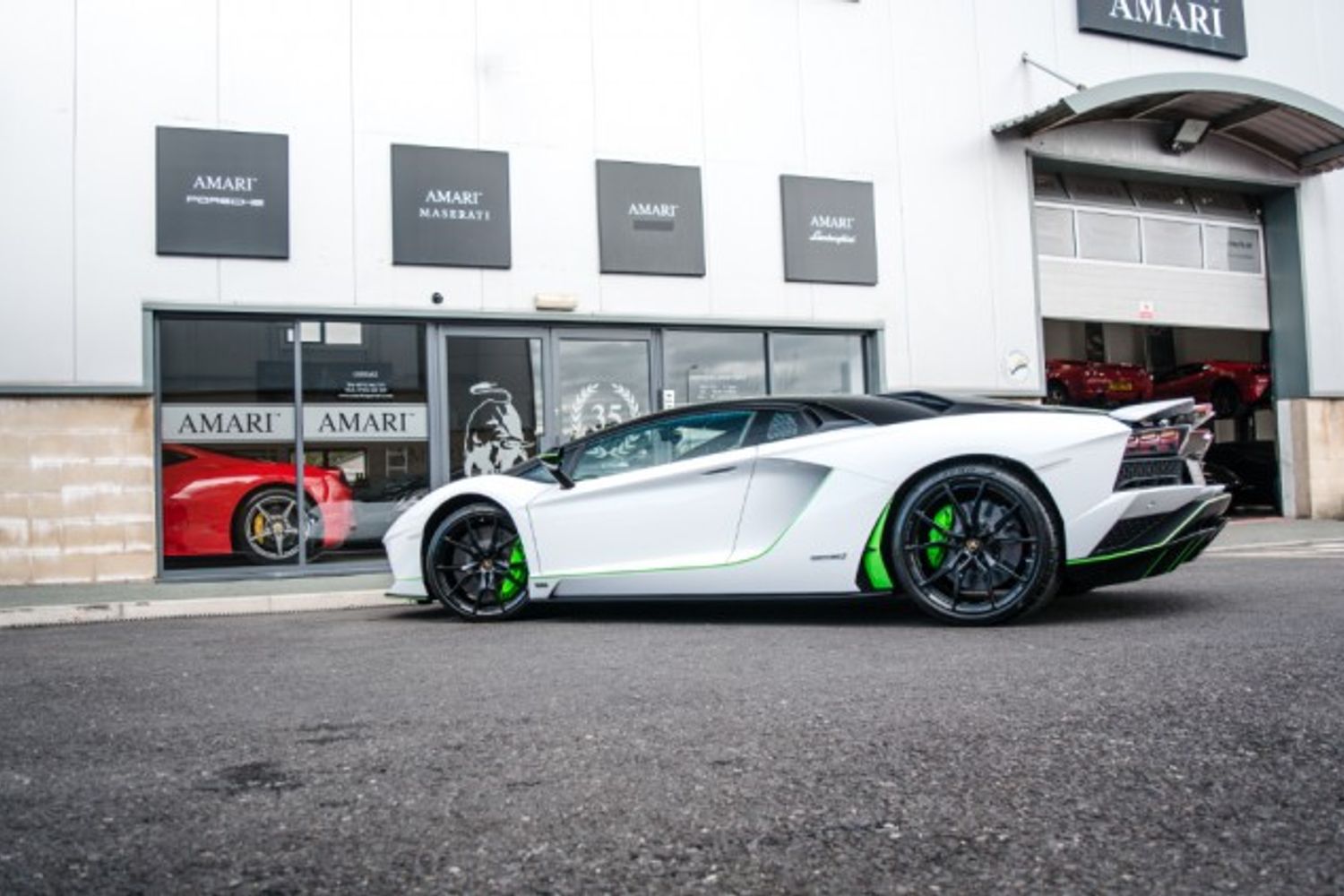 LAMBORGHINI AVENTADOR COUPE 6.5 LP 740-4 S 2DR SEMI AUTOMATIC