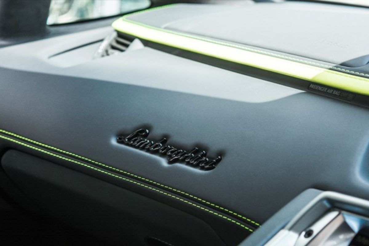 LAMBORGHINI AVENTADOR COUPE 6.5 LP 740-4 S 2DR SEMI AUTOMATIC
