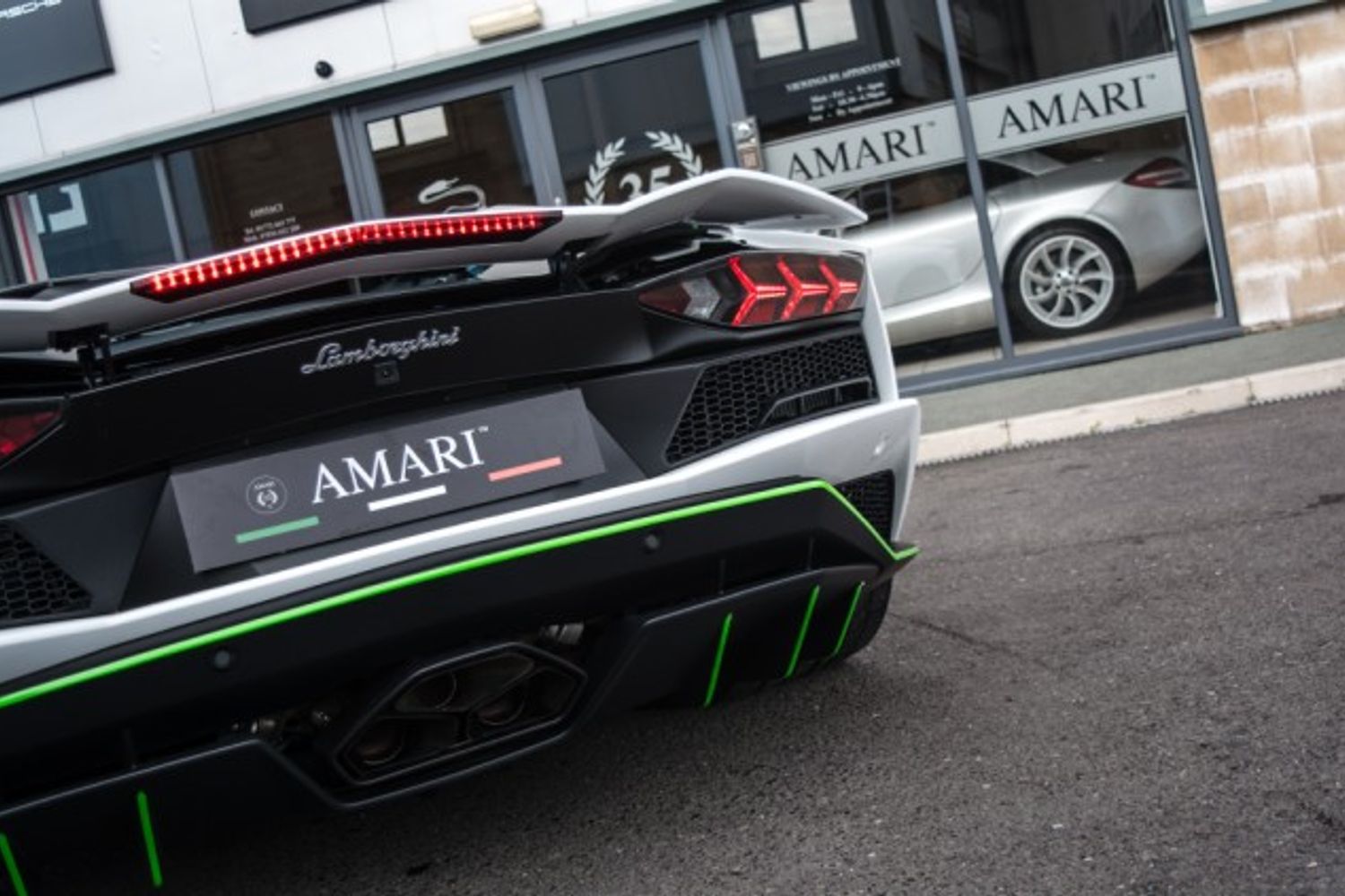 LAMBORGHINI AVENTADOR COUPE 6.5 LP 740-4 S 2DR SEMI AUTOMATIC