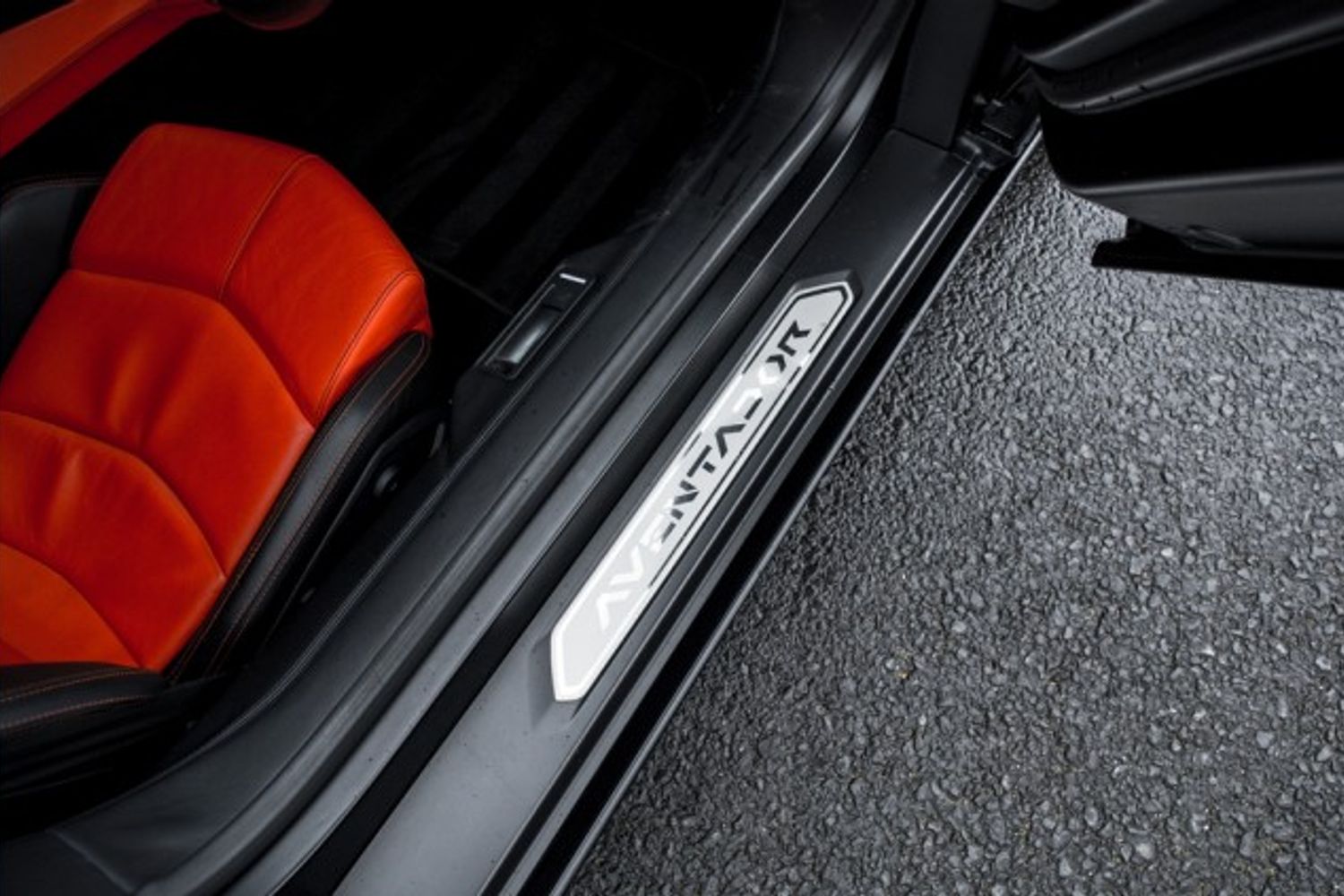 LAMBORGHINI AVENTADOR COUPE 6.5 V12 2DR SEMI AUTOMATIC
