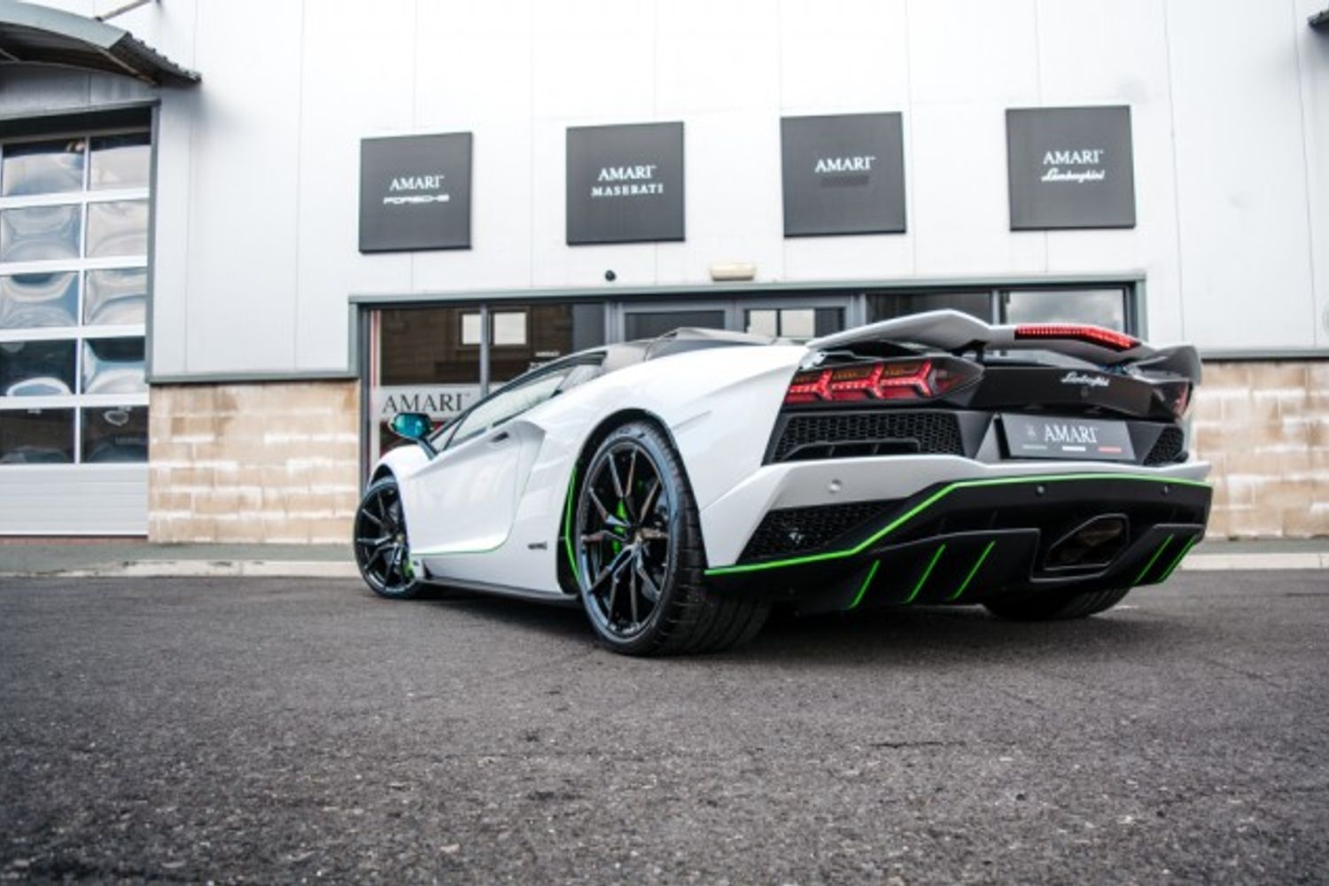 LAMBORGHINI AVENTADOR COUPE 6.5 LP 740-4 S 2DR SEMI AUTOMATIC