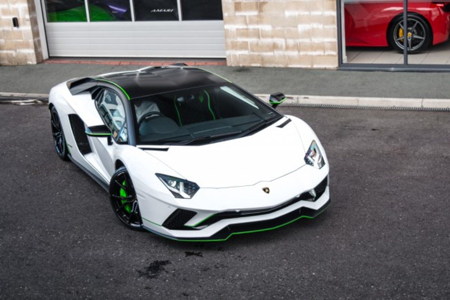LAMBORGHINI AVENTADOR COUPE 6.5 LP 740-4 S 2DR SEMI AUTOMATIC