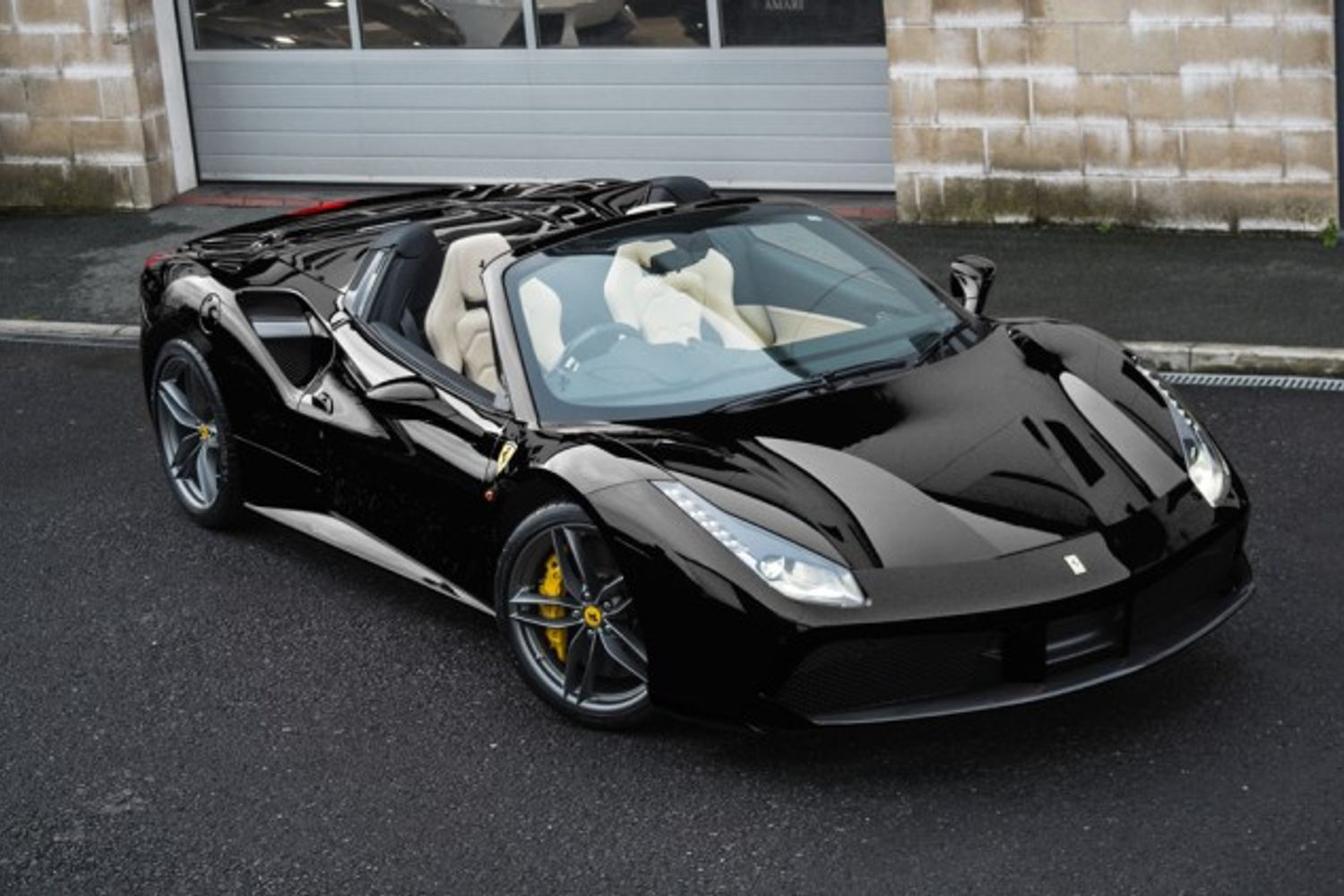 FERRARI 488 CONVERTIBLE 3.9 SPIDER 2DR SEMI AUTOMATIC