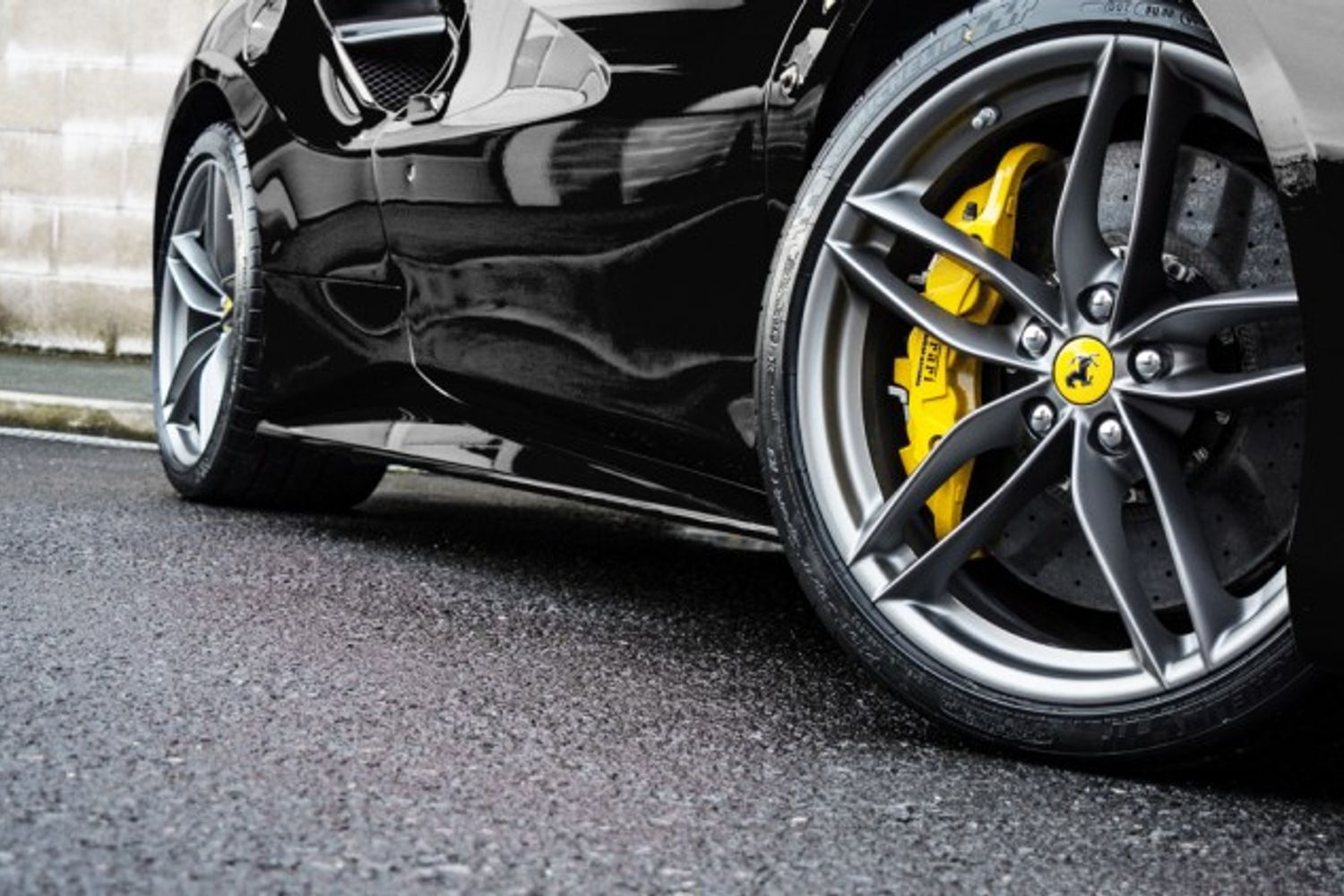 FERRARI 488 CONVERTIBLE 3.9 SPIDER 2DR SEMI AUTOMATIC