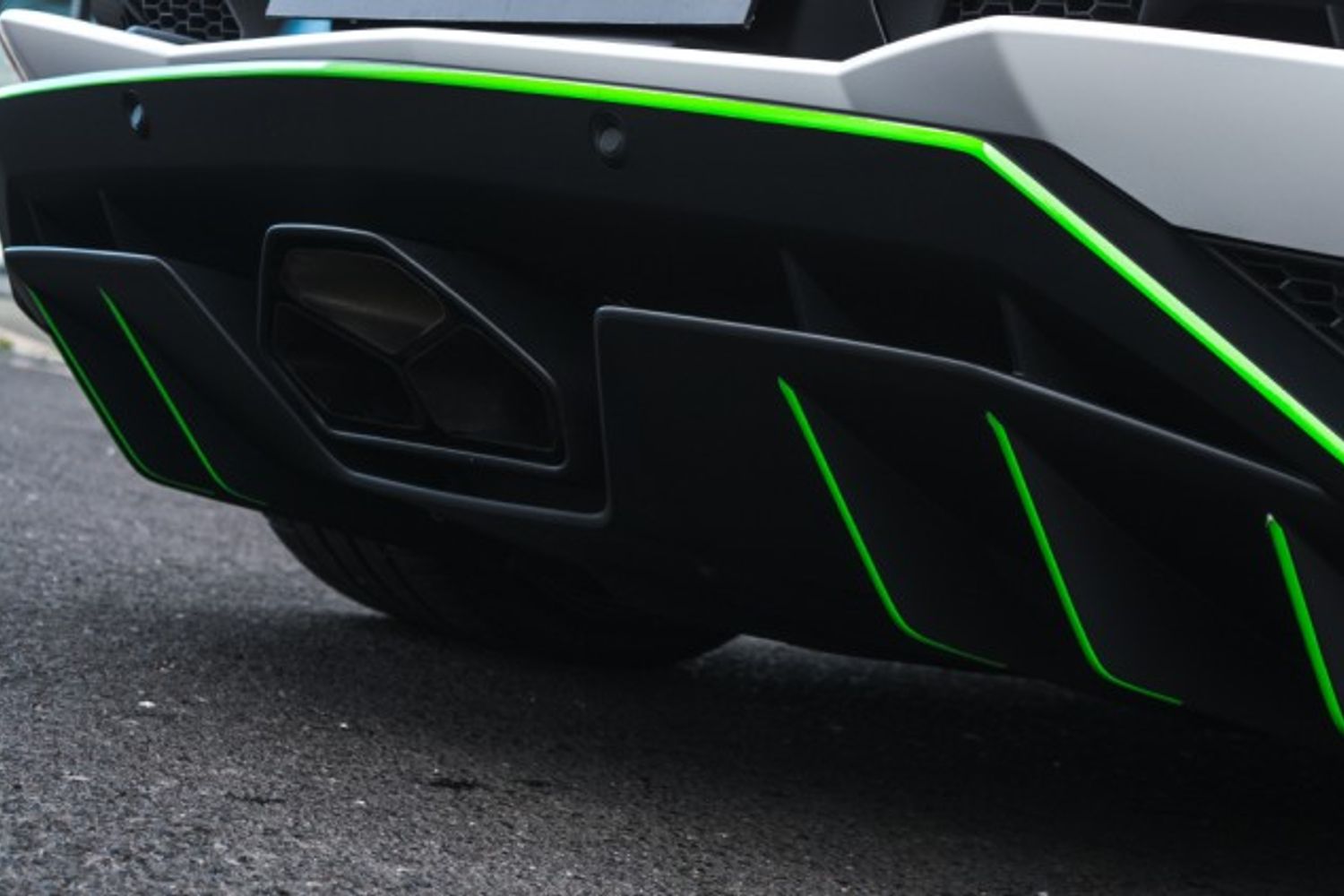 LAMBORGHINI AVENTADOR COUPE 6.5 LP 740-4 S 2DR SEMI AUTOMATIC