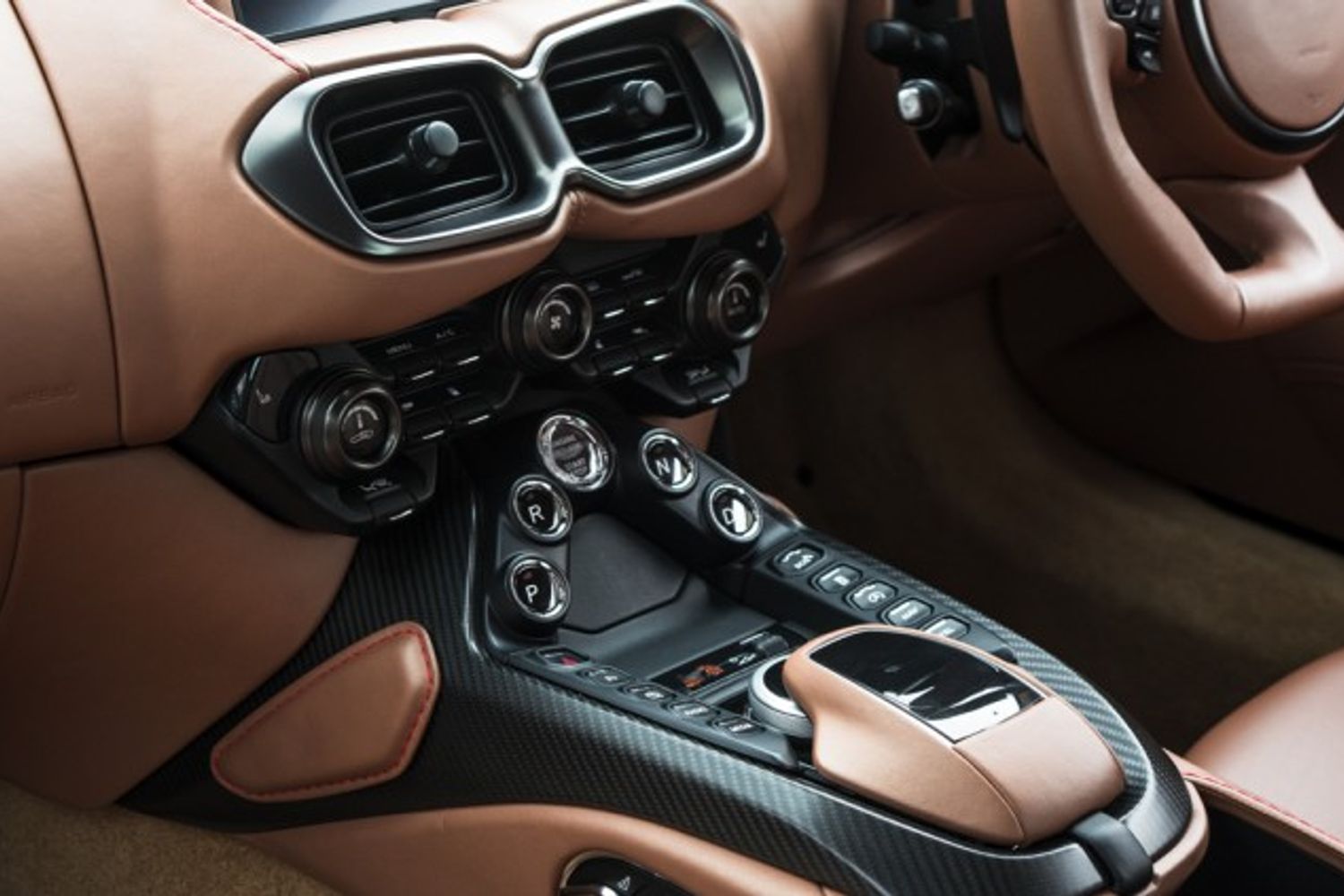 ASTON MARTIN Vantage 4.0 V8 Auto
