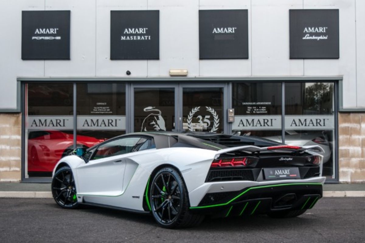 LAMBORGHINI AVENTADOR COUPE 6.5 LP 740-4 S 2DR SEMI AUTOMATIC
