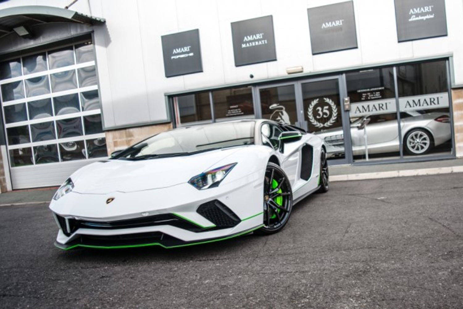 LAMBORGHINI AVENTADOR COUPE 6.5 LP 740-4 S 2DR SEMI AUTOMATIC