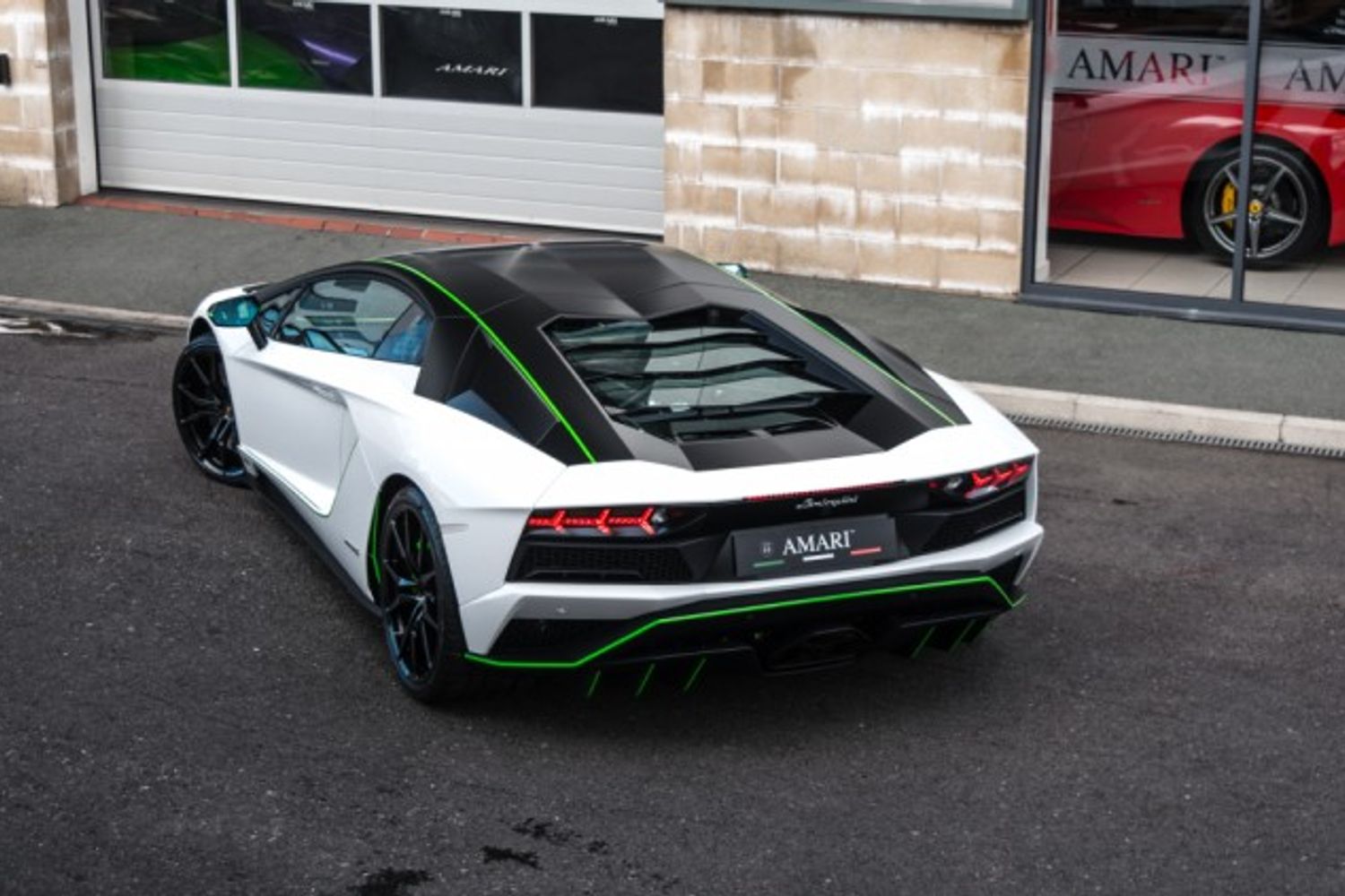 LAMBORGHINI AVENTADOR COUPE 6.5 LP 740-4 S 2DR SEMI AUTOMATIC