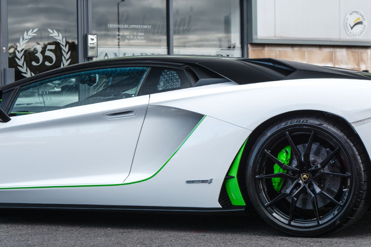LAMBORGHINI AVENTADOR COUPE 6.5 LP 740-4 S 2DR SEMI AUTOMATIC
