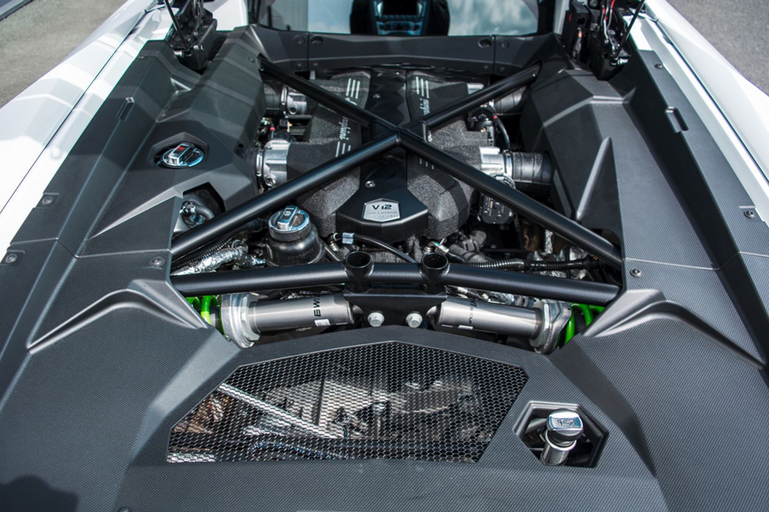 LAMBORGHINI AVENTADOR COUPE 6.5 LP 740-4 S 2DR SEMI AUTOMATIC
