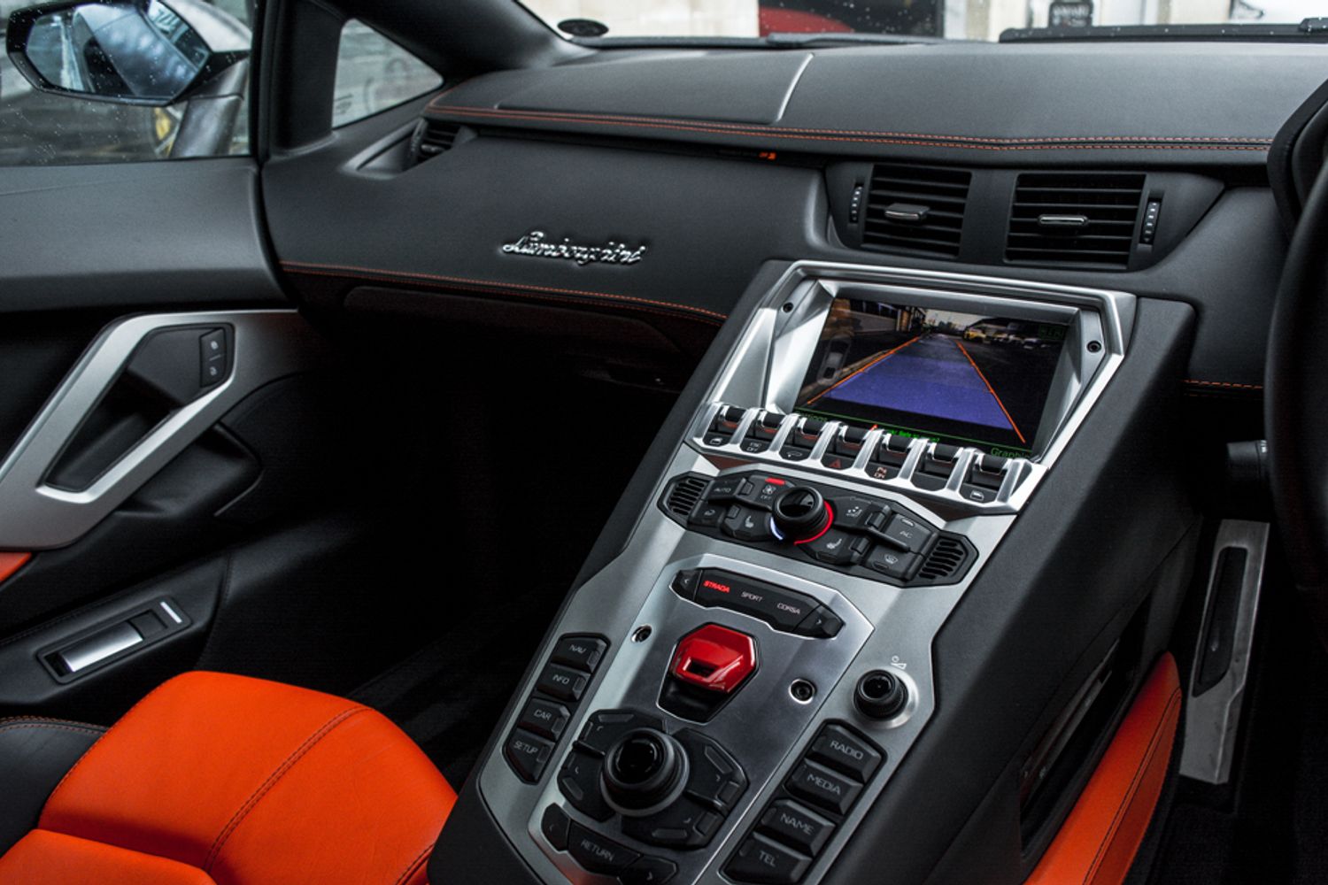 LAMBORGHINI AVENTADOR COUPE 6.5 V12 2DR SEMI AUTOMATIC
