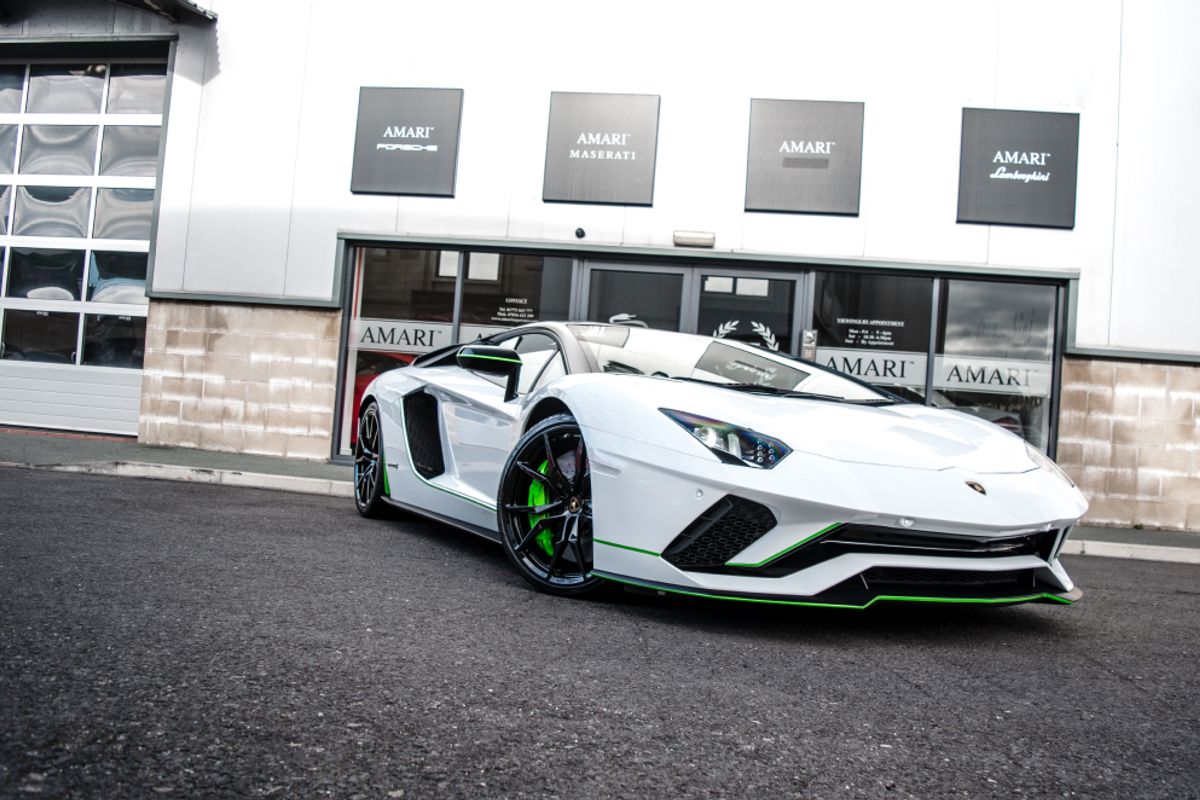 LAMBORGHINI AVENTADOR COUPE 6.5 LP 740-4 S 2DR SEMI AUTOMATIC