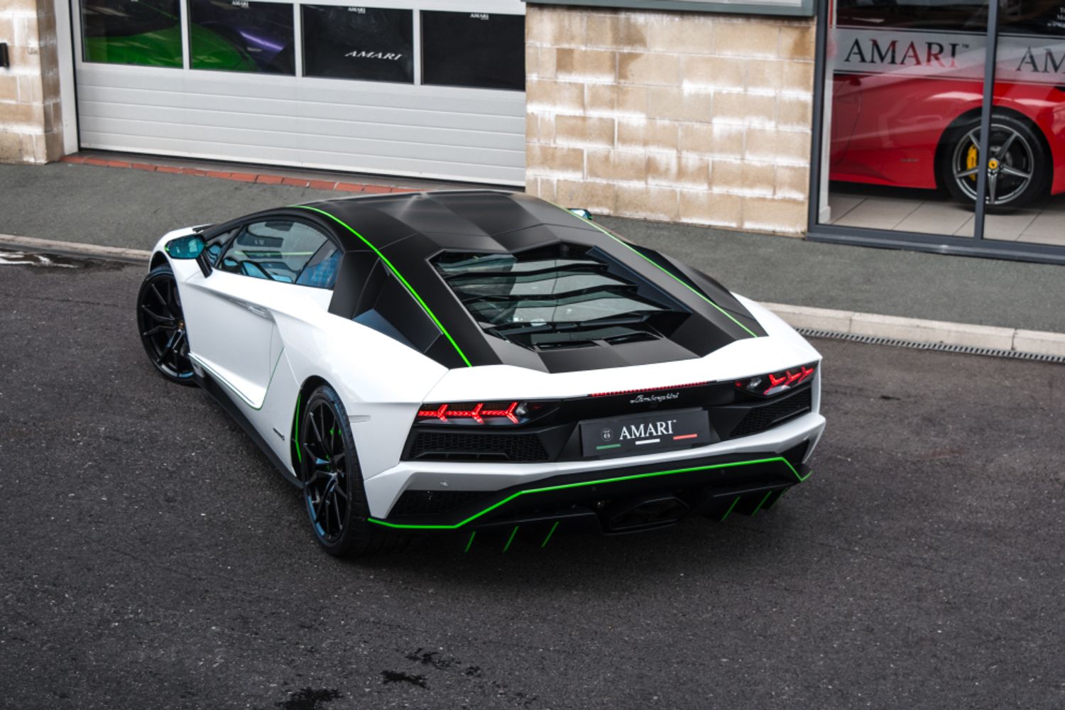LAMBORGHINI AVENTADOR COUPE 6.5 LP 740-4 S 2DR SEMI AUTOMATIC