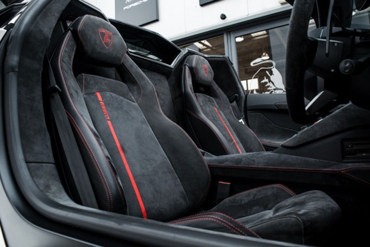 LAMBORGHINI AVENTADOR CONVERTIBLE 6.5 LP 700-4 ROADSTER 2DR SEMI AUTOMATIC