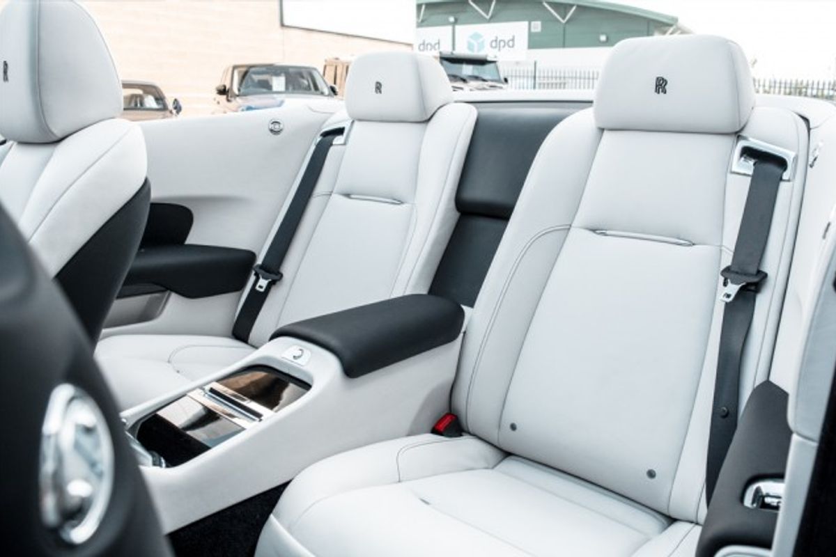 ROLLS-ROYCE DAWN CONVERTIBLE 6.6 V12 2DR AUTOMATIC