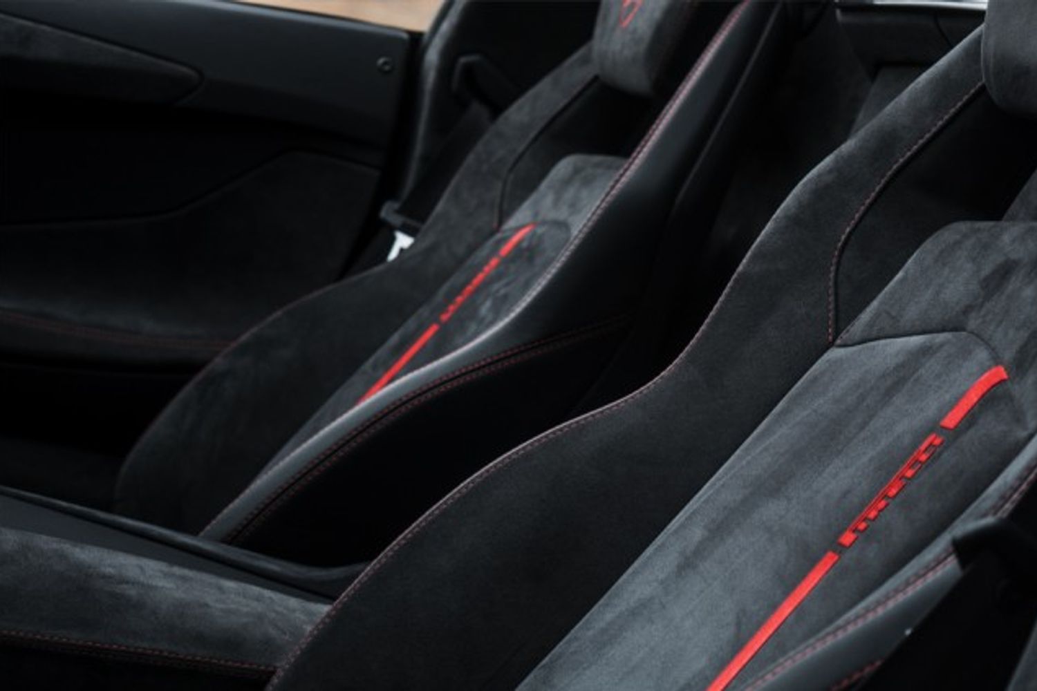 LAMBORGHINI AVENTADOR CONVERTIBLE 6.5 LP 700-4 ROADSTER 2DR SEMI AUTOMATIC
