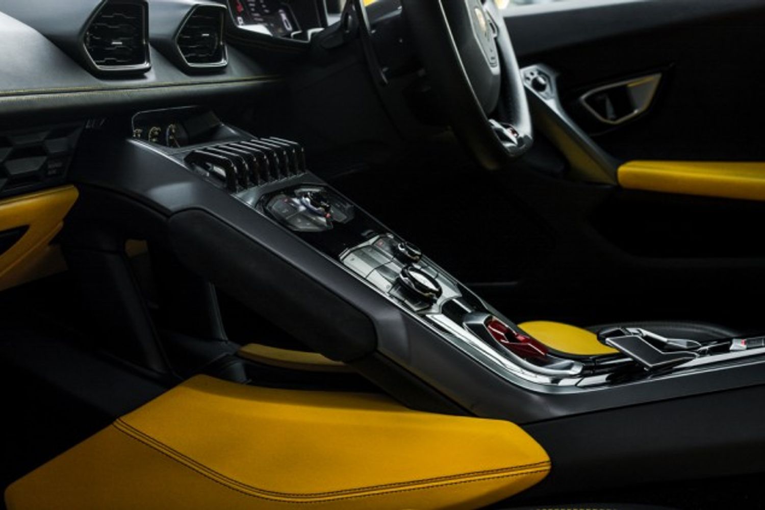 LAMBORGHINI HURACAN COUPE 5.2 LP 610-4 2DR SEMI AUTOMATIC