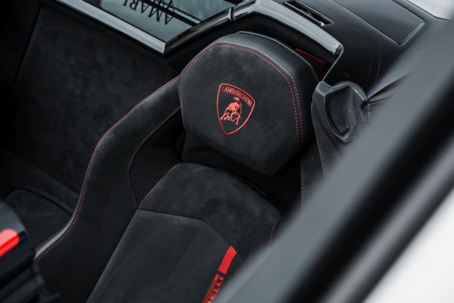 LAMBORGHINI AVENTADOR CONVERTIBLE 6.5 LP 700-4 ROADSTER 2DR SEMI AUTOMATIC
