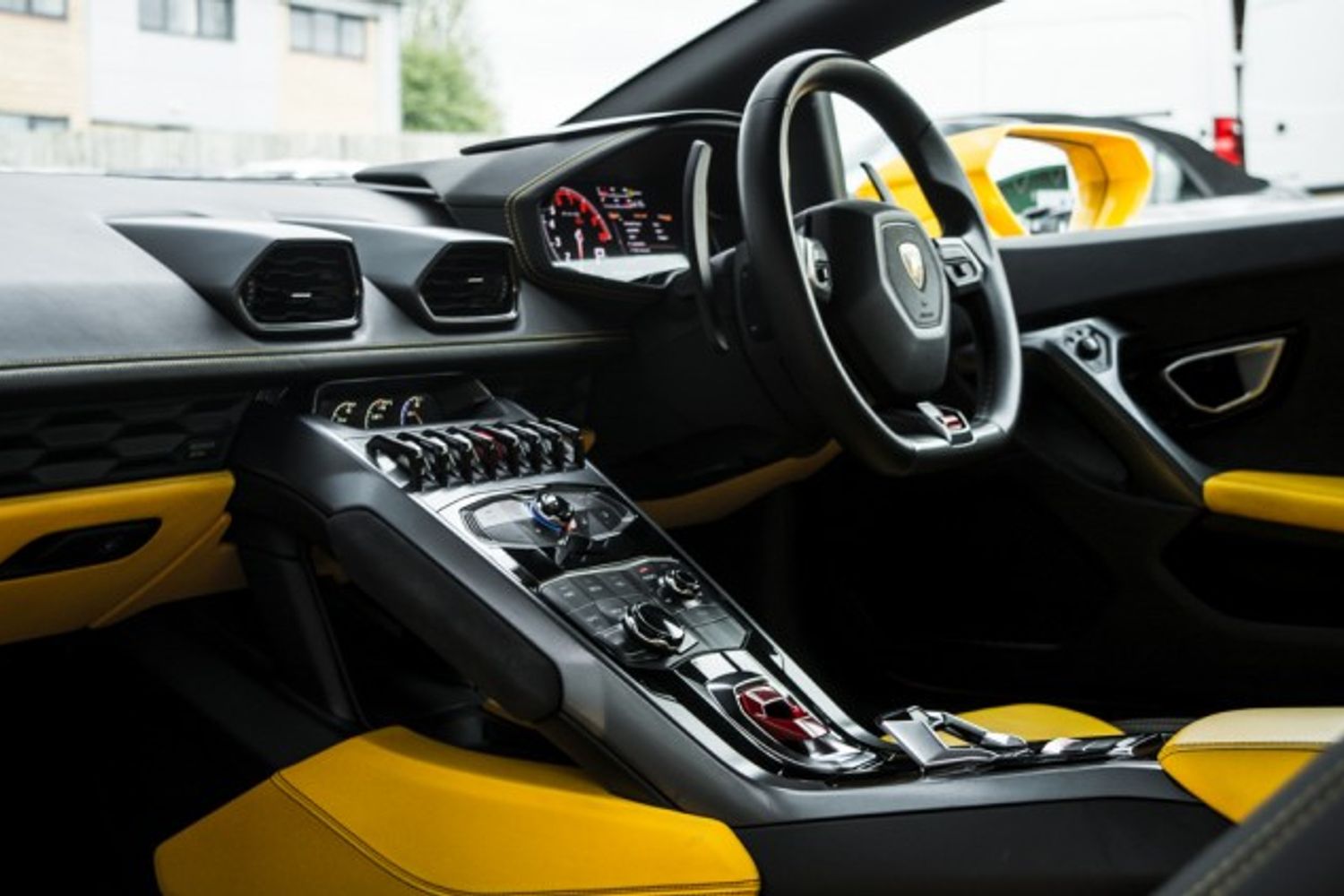 LAMBORGHINI HURACAN COUPE 5.2 LP 610-4 2DR SEMI AUTOMATIC