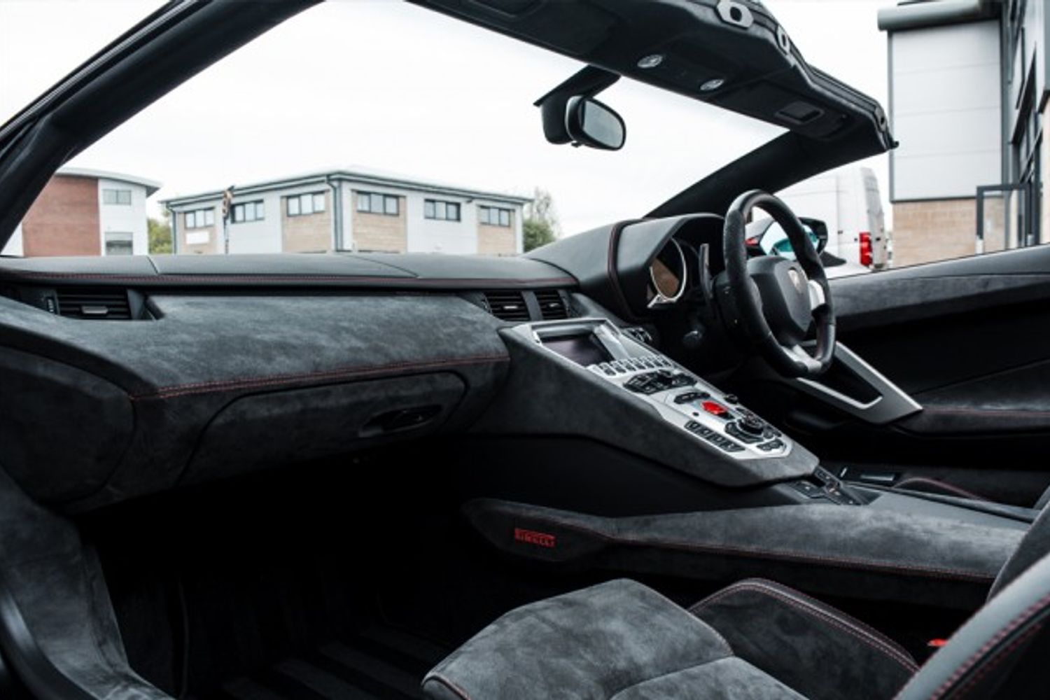 LAMBORGHINI AVENTADOR CONVERTIBLE 6.5 LP 700-4 ROADSTER 2DR SEMI AUTOMATIC