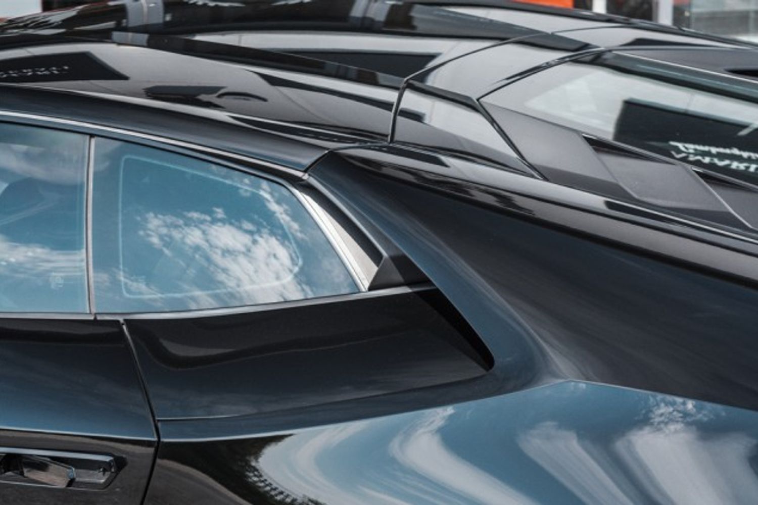 LAMBORGHINI HURACAN COUPE 5.2 LP 610-4 2DR SEMI AUTOMATIC