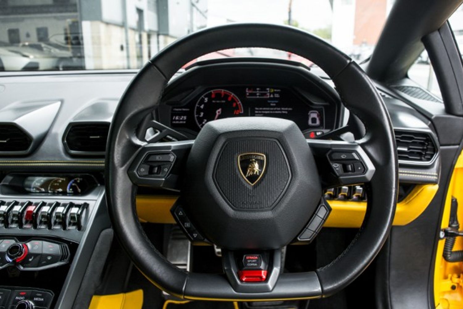 LAMBORGHINI HURACAN COUPE 5.2 LP 610-4 2DR SEMI AUTOMATIC