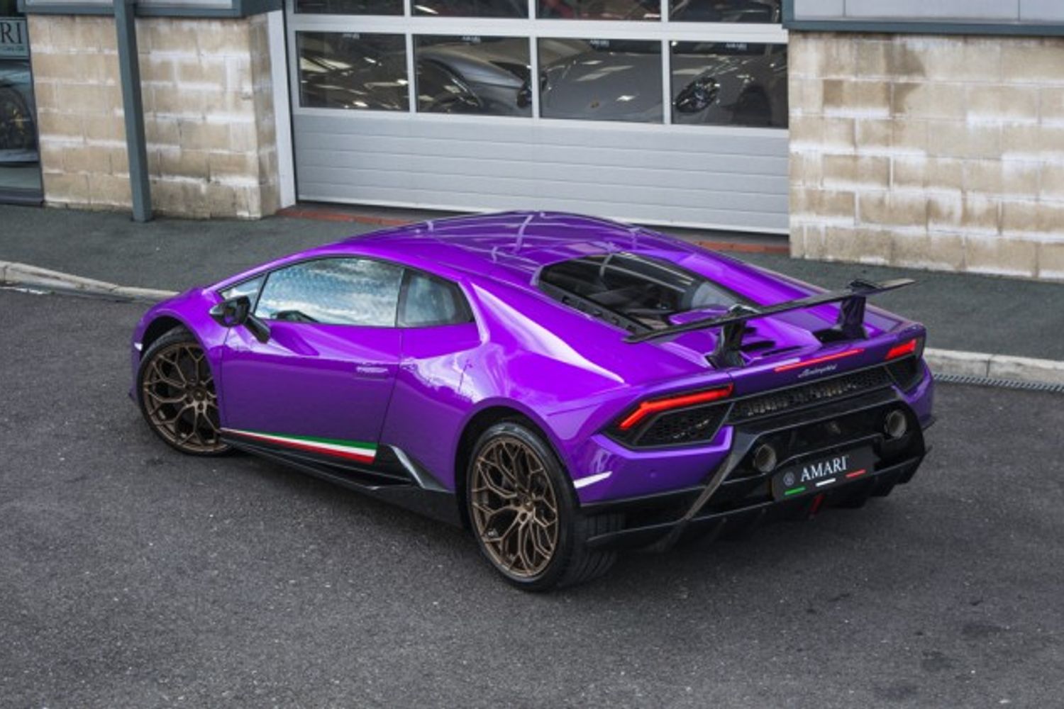 LAMBORGHINI HURACAN COUPE 5.2 LP 640-4 PERFORMANTE 2DR SEMI AUTOMATIC