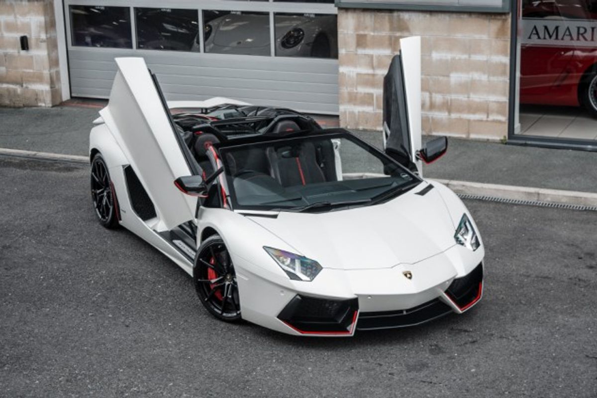 LAMBORGHINI AVENTADOR CONVERTIBLE 6.5 LP 700-4 ROADSTER 2DR SEMI AUTOMATIC
