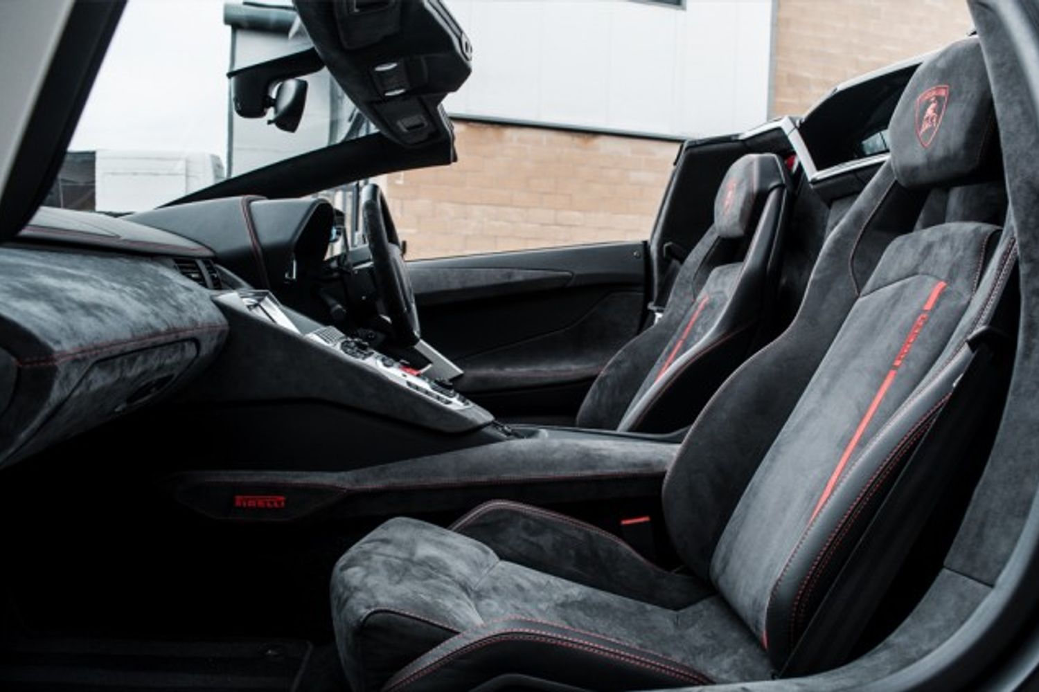 LAMBORGHINI AVENTADOR CONVERTIBLE 6.5 LP 700-4 ROADSTER 2DR SEMI AUTOMATIC