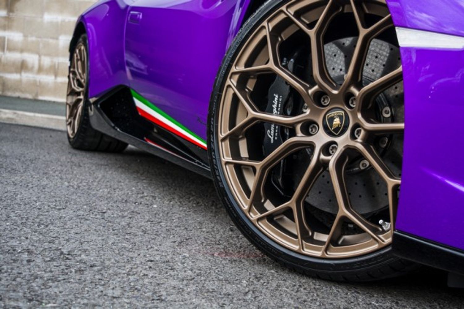 LAMBORGHINI HURACAN COUPE 5.2 LP 640-4 PERFORMANTE 2DR SEMI AUTOMATIC