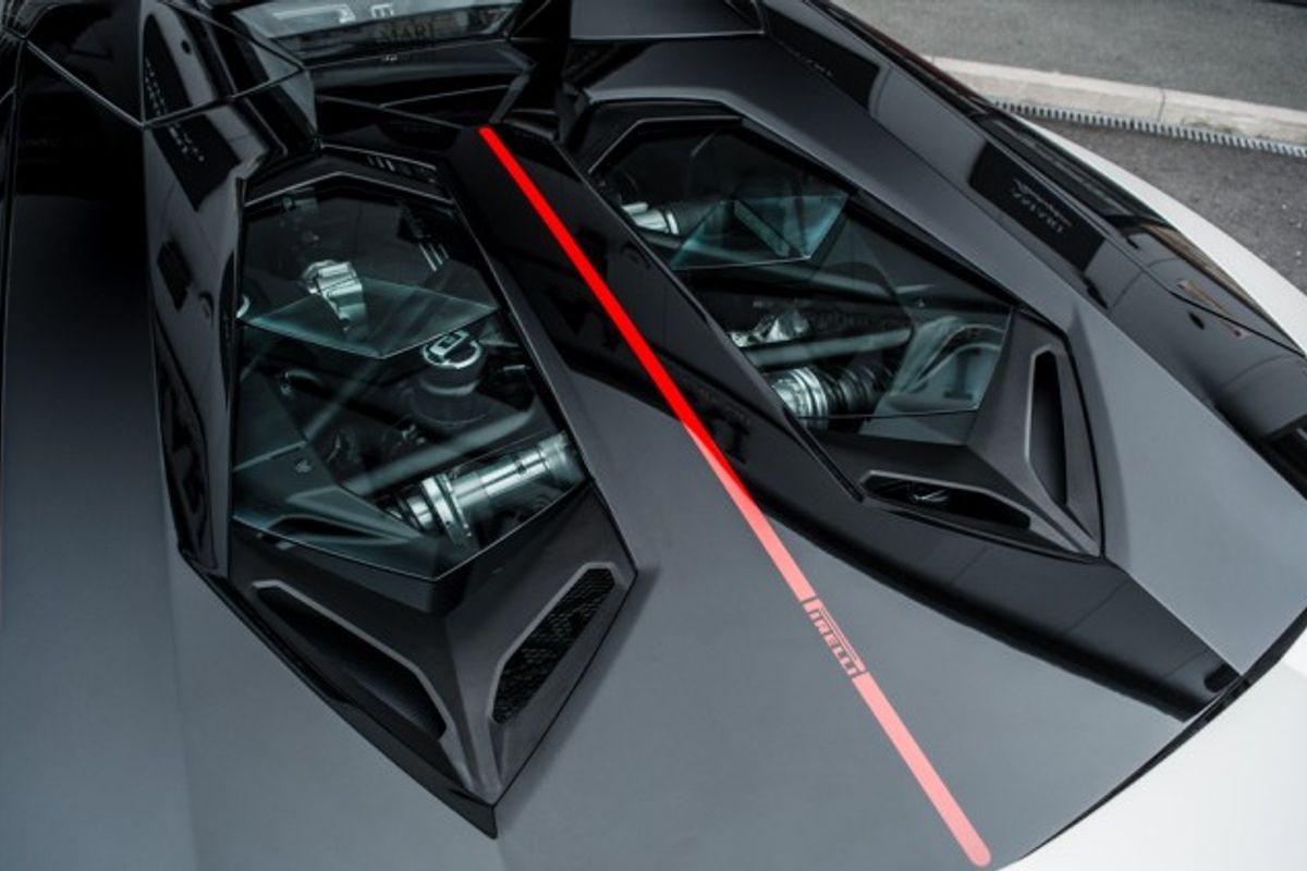 LAMBORGHINI AVENTADOR CONVERTIBLE 6.5 LP 700-4 ROADSTER 2DR SEMI AUTOMATIC