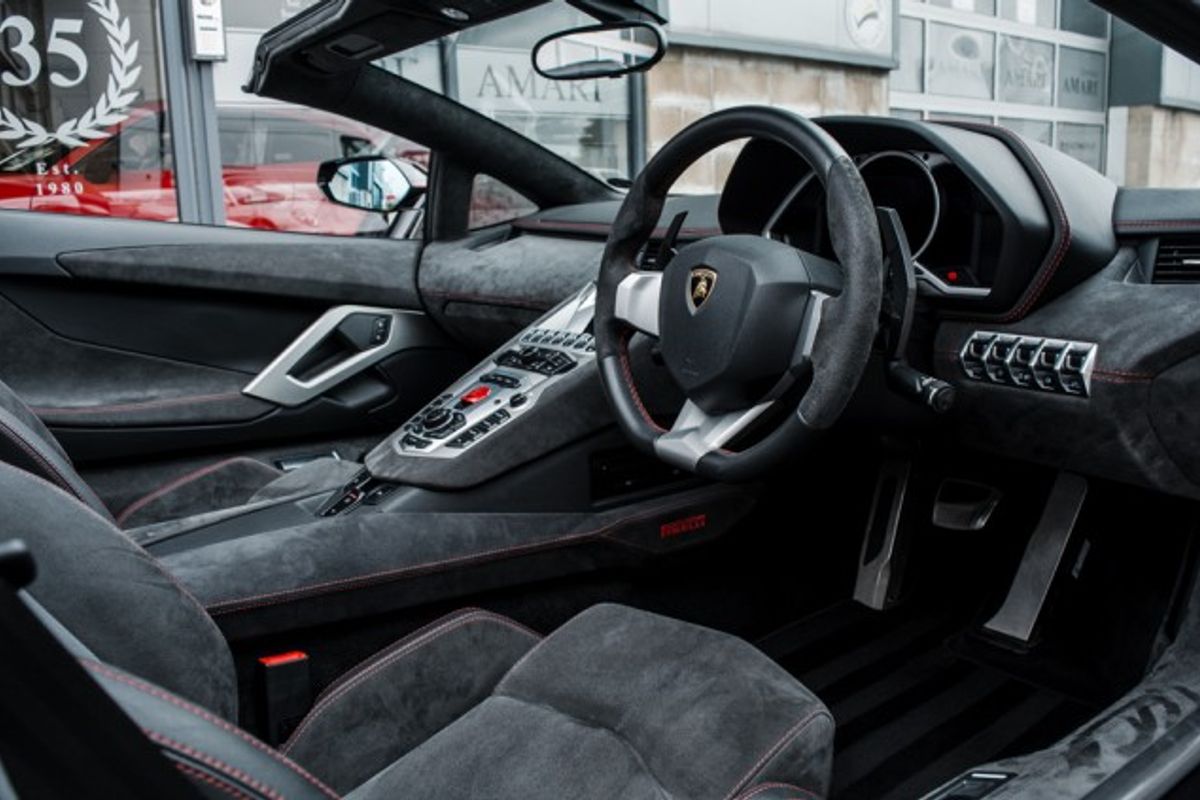 LAMBORGHINI AVENTADOR CONVERTIBLE 6.5 LP 700-4 ROADSTER 2DR SEMI AUTOMATIC