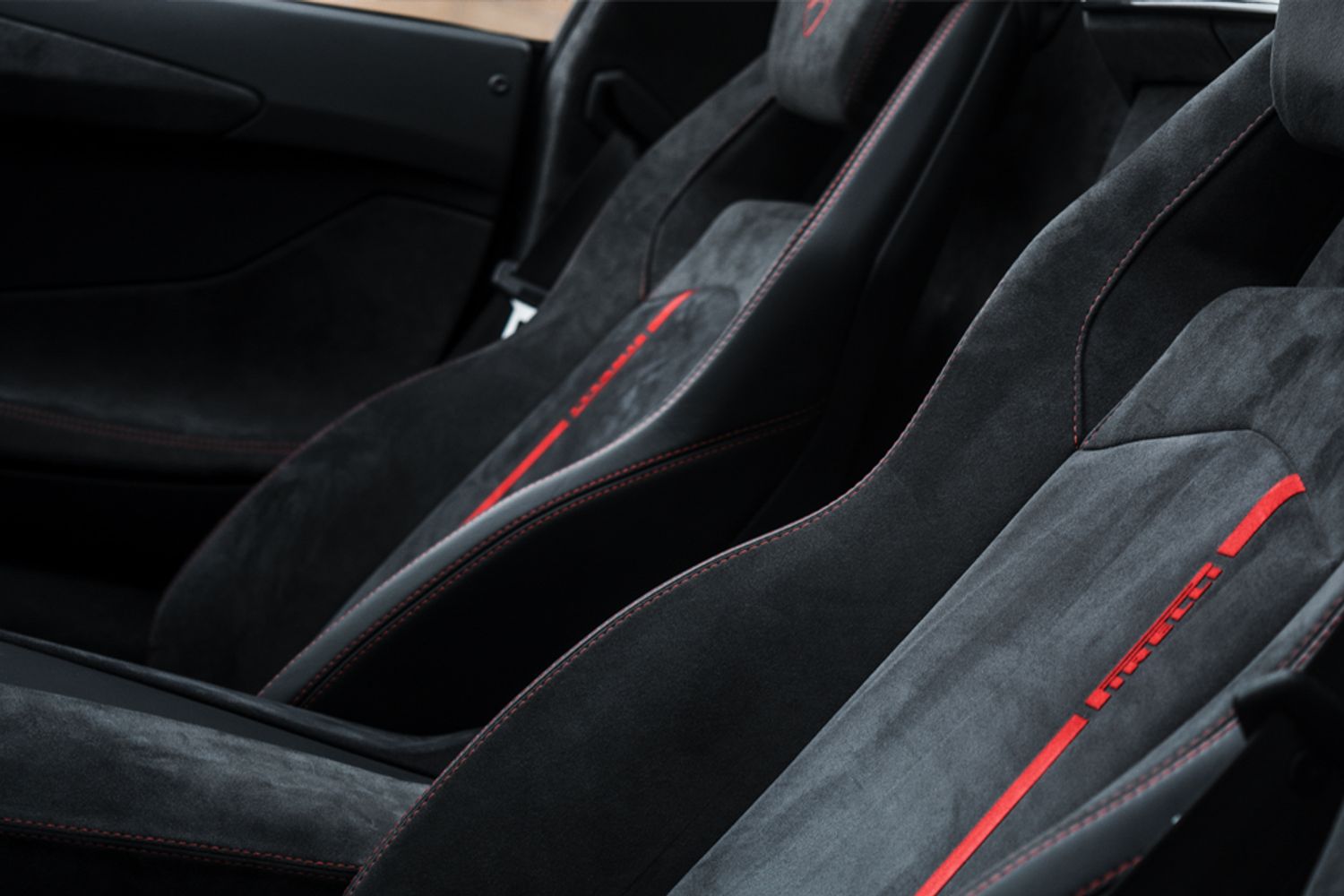 LAMBORGHINI AVENTADOR CONVERTIBLE 6.5 LP 700-4 ROADSTER 2DR SEMI AUTOMATIC