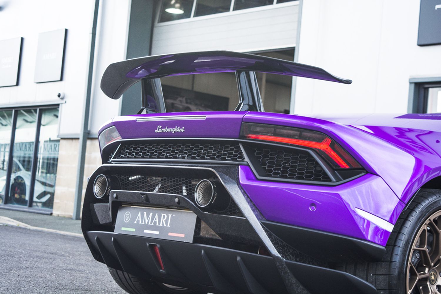 LAMBORGHINI HURACAN COUPE 5.2 LP 640-4 PERFORMANTE 2DR SEMI AUTOMATIC